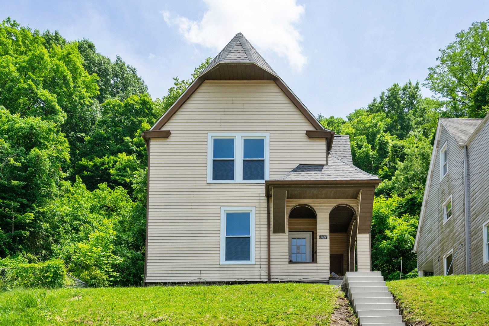 Wilmerding House: 325 Welsh Avenue