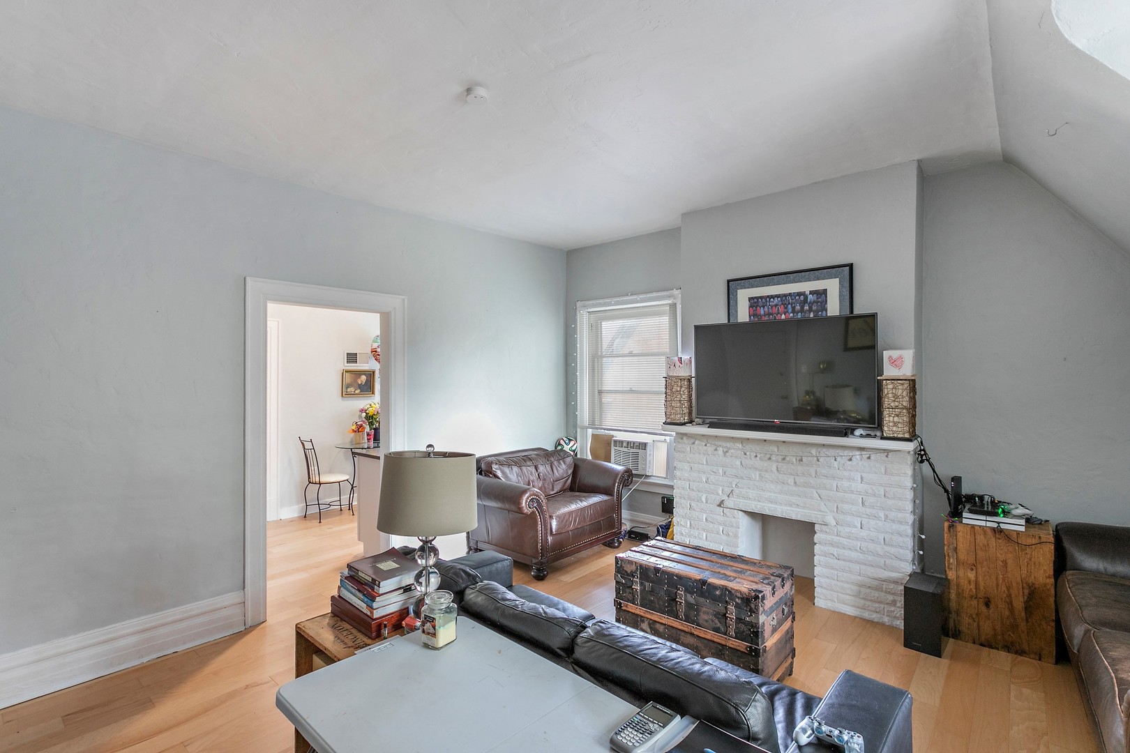 Pittsburgh Apartment: 5916 Howe Street