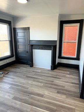 Newly Renovated 2 Bedroom Unit With Bonus Space In The North Side. Available August 10th. – photo 1