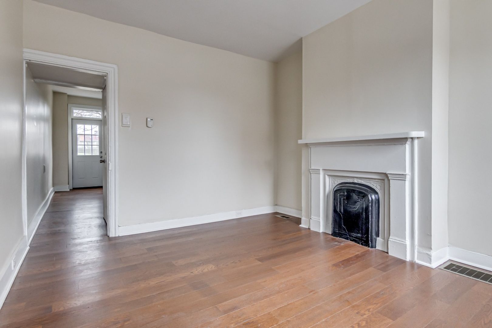 Pittsburgh House: 152 Almond Way