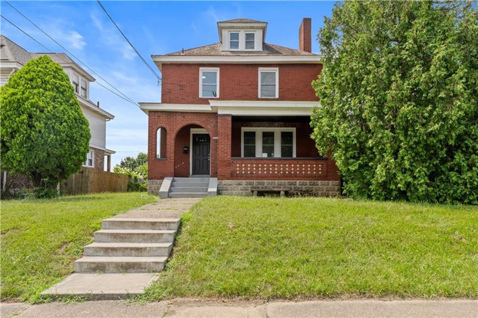 Pittsburgh House: 2929 Middletown Road