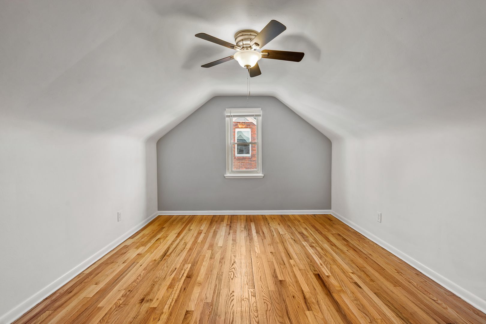 West Mifflin House: 745 Edgewater Drive