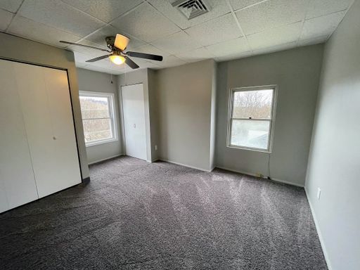 Available now - 1 Bed, 1 Bath Apartment in Bellevue - Great Updates, Central AC, Off-Street Parking – photo 1
