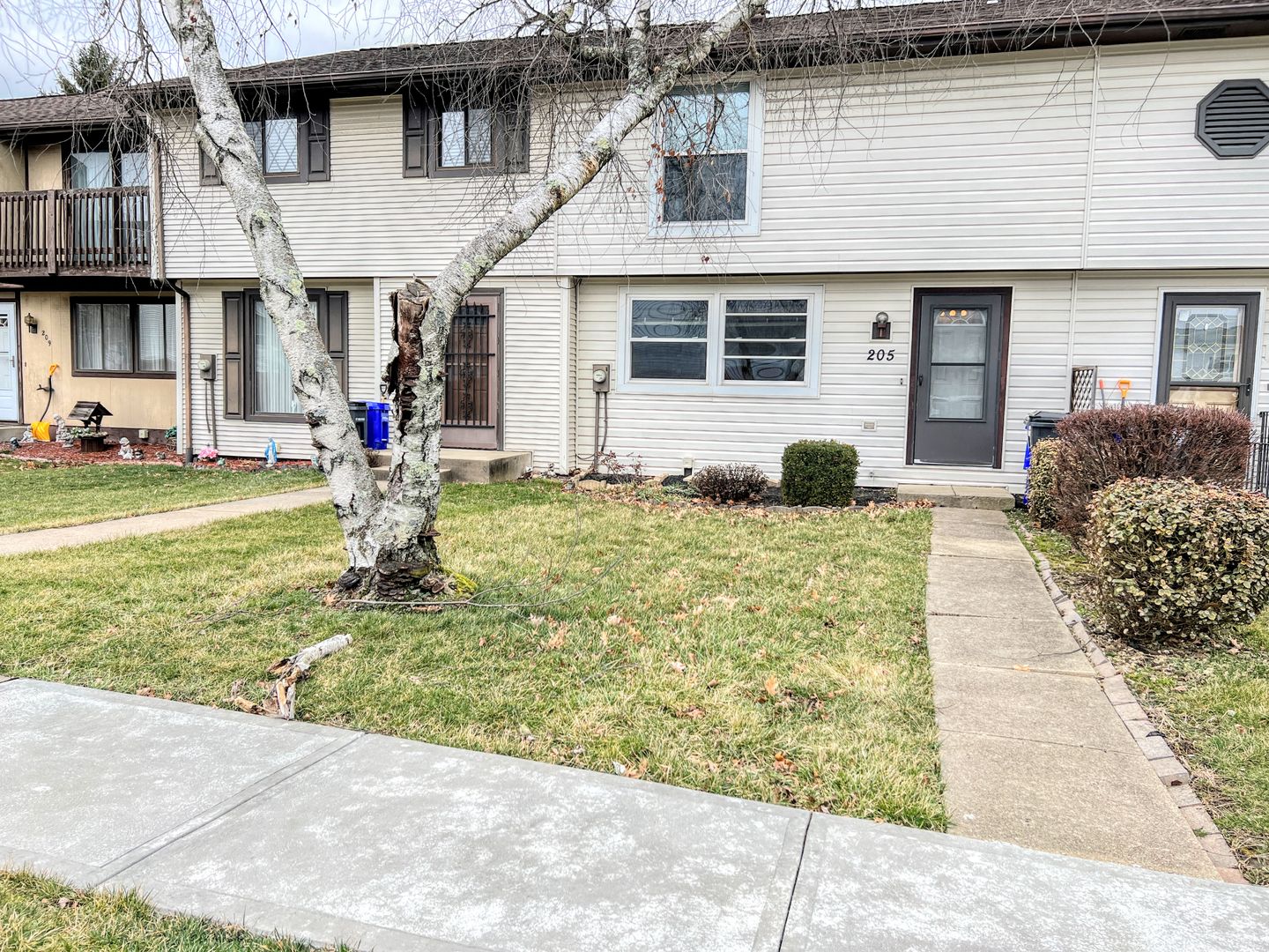 Coraopolis House: 205 Old Ridge Road