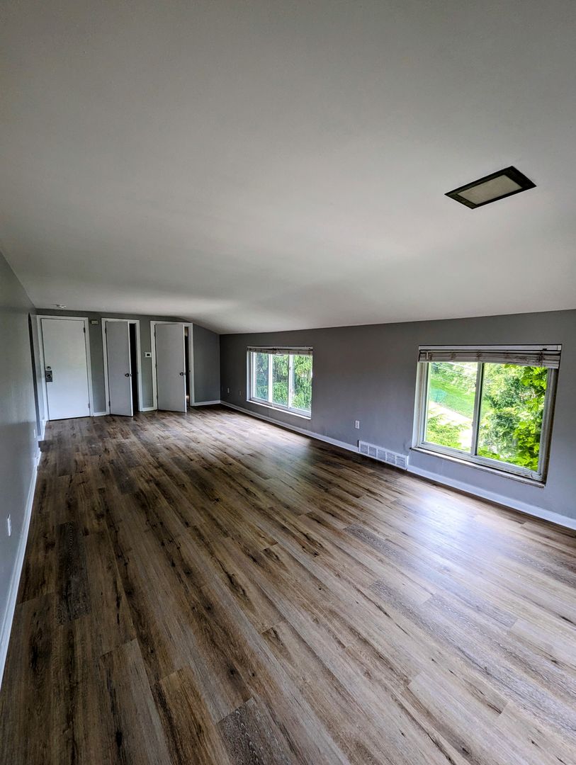 Pittsburgh Apartment: 255 Capital Ave