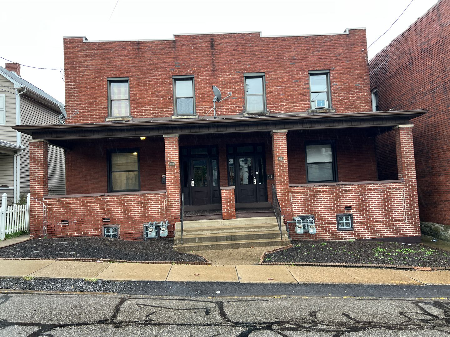 McKees Rocks Apartment: 809-811 7th Street