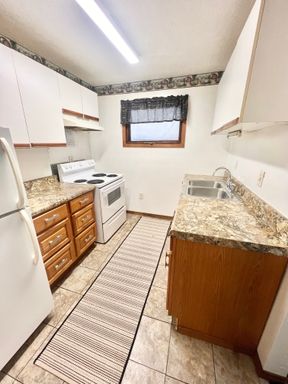 1 Bedroom/1 Bath Apartment Living – photo 1