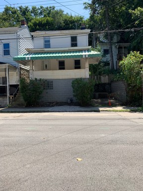 Two Bedroom in Mt Washington with Off-Street Parking! – photo 1