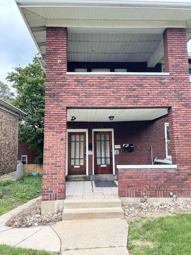 Pittsburgh Apartment: 1750-1752 Barr Avenue