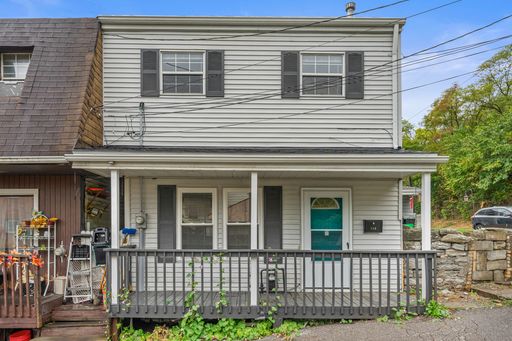 Completely Renovated 2 Bedroom, 1 Bathroom in Sharpsburg- Beautiful Kitchen and Awesome Layout – photo 1