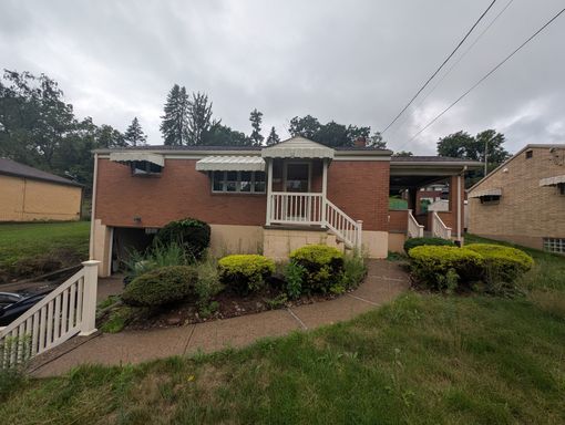 Newly Renovated 3Bd/2 Bath Home -- Available NOW! – photo 1