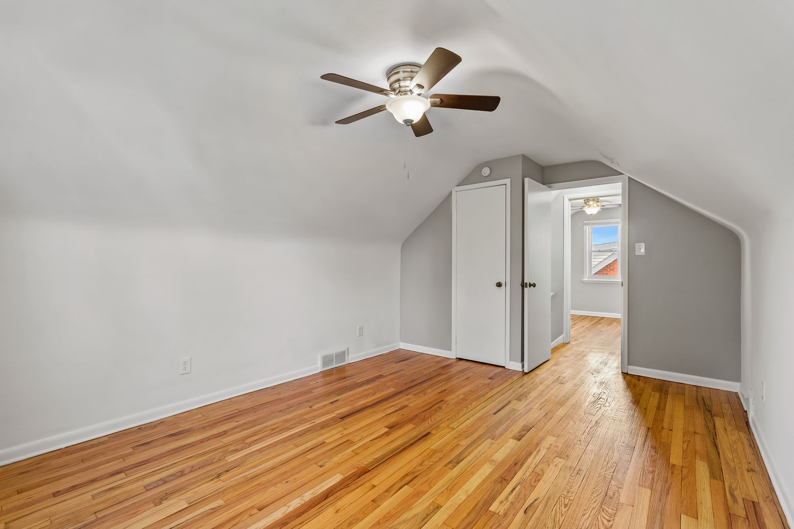 West Mifflin House: 745 Edgewater Drive