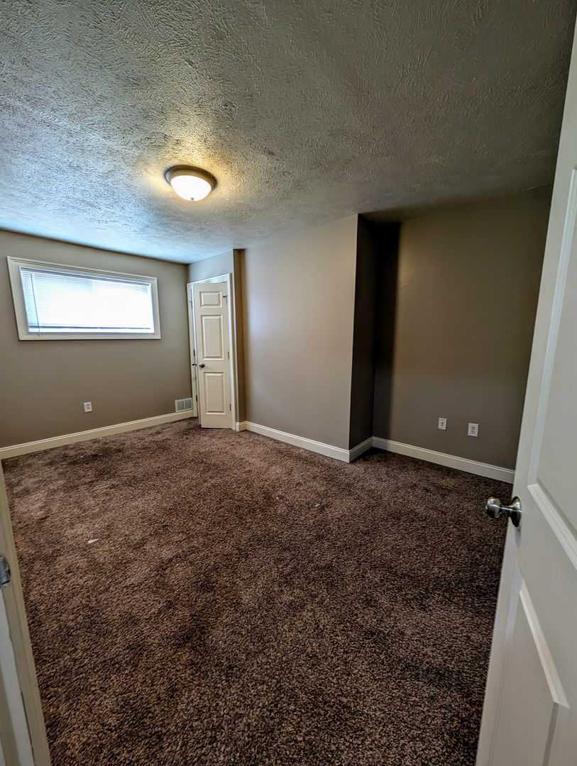 1812 Jane St. 9 of 12
