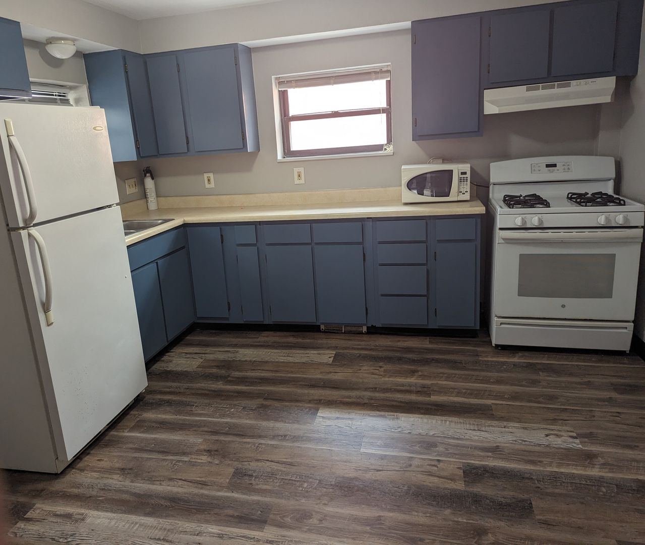 Pittsburgh Apartment: 2419-2423 Carey Way