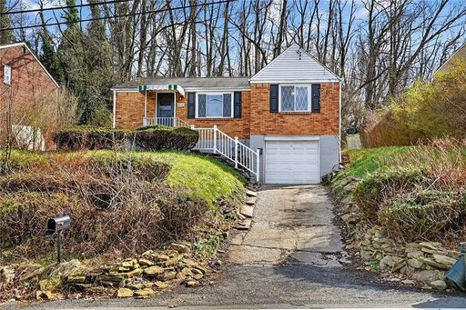 3Bd/1 Bath Home -- Available 9/1/26