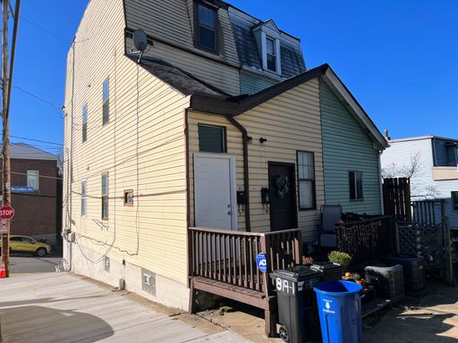 Renovated 2-Bedroom in Upper Lawrenceville with Central A/C – photo 1