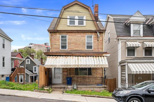 Large 4 bed 1 bath - Completely redone, laundry, central air – photo 1