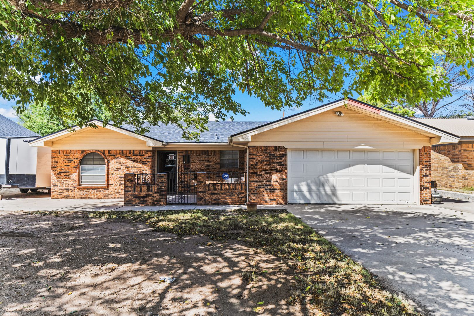 Hobbs Apartment: 3013 N. Gantt