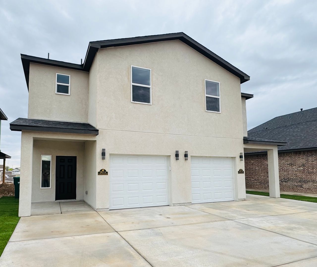 Hobbs Apartment: 2817 N Platino Dr