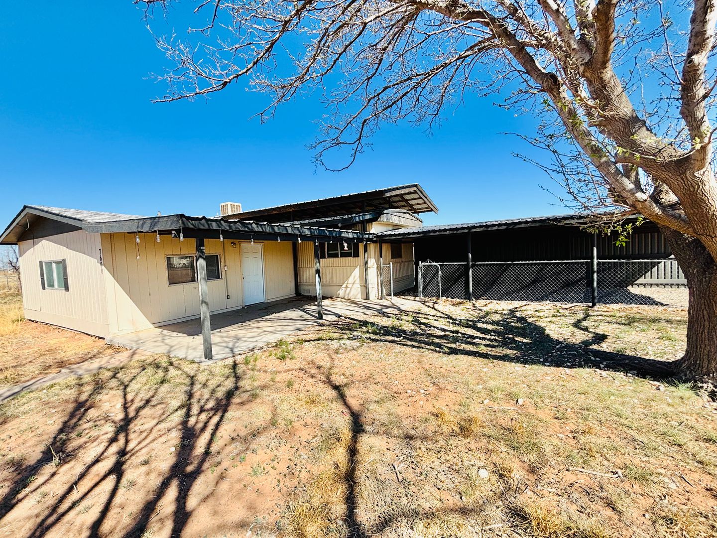 Hobbs House: 7600 N Judy Lane