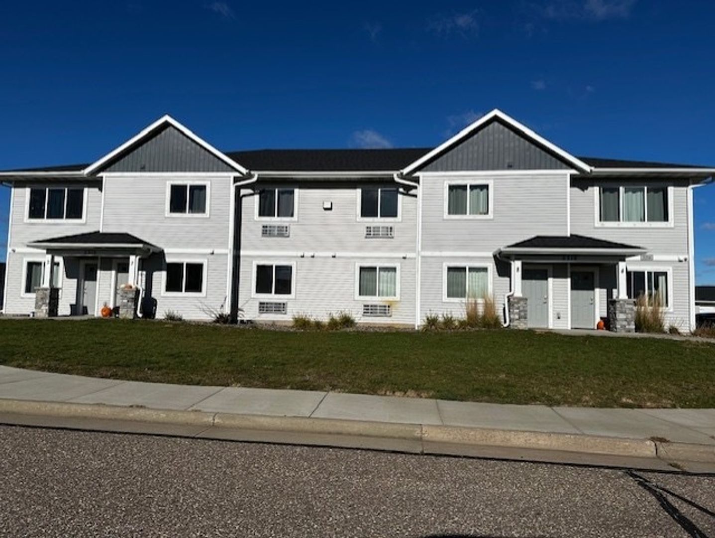 Eau Claire Apartment: 5376- 5388 Stonewood Drive