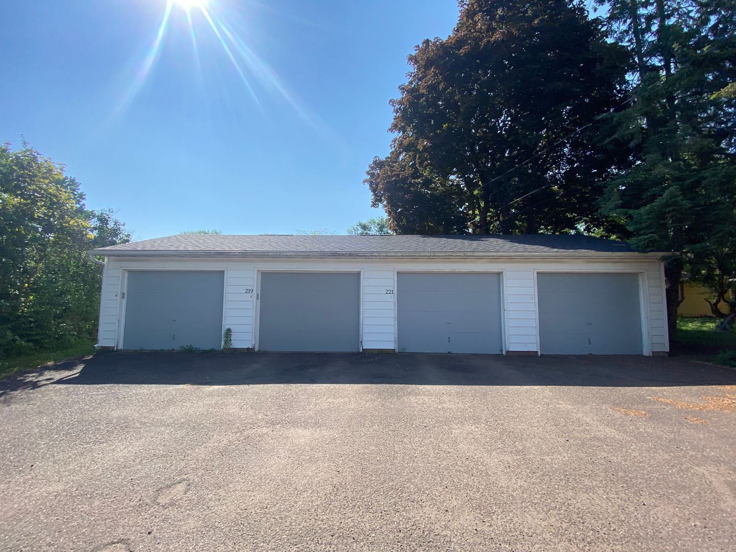 Chippewa Falls Apartment: 415-421 W Grand Ave