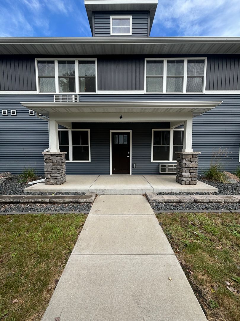 Eau Claire Apartment: 318 Elm Street