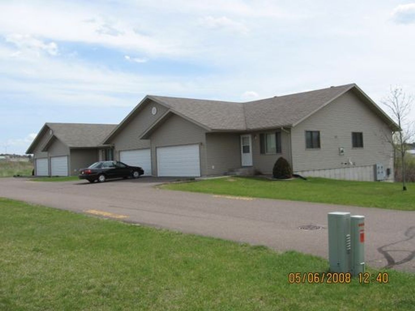 Eau Claire Apartment: 2817 Prestige Ct