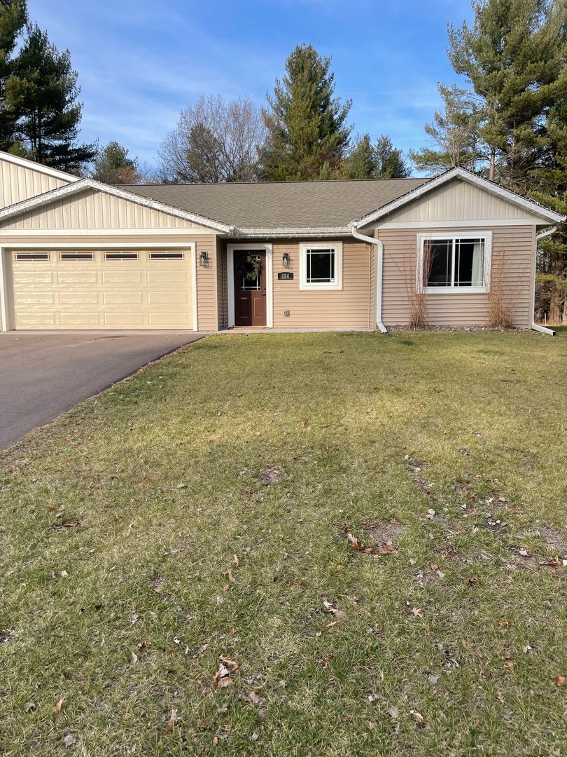 Eau Claire Apartment: 122-124 Hickory Lane