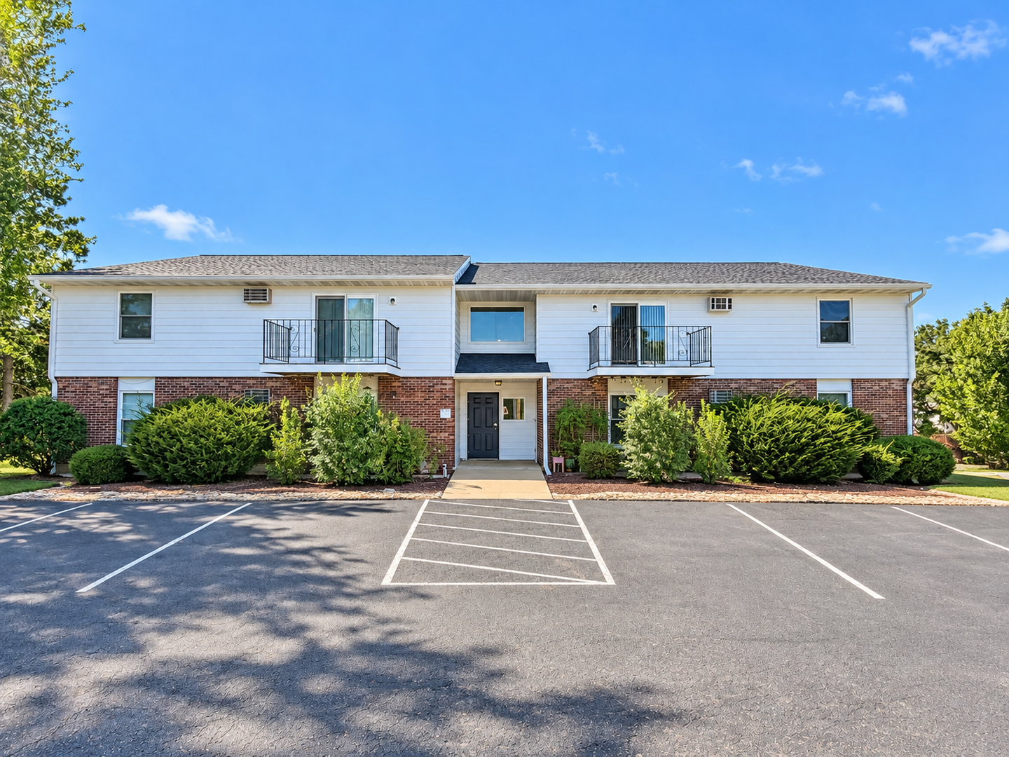 Eau Claire Apartment: 3219 Brian St