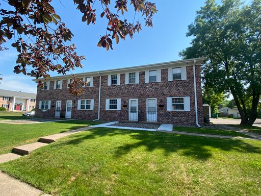2 Bed 1.5 Bath Chippewa Falls Townhome – photo 1