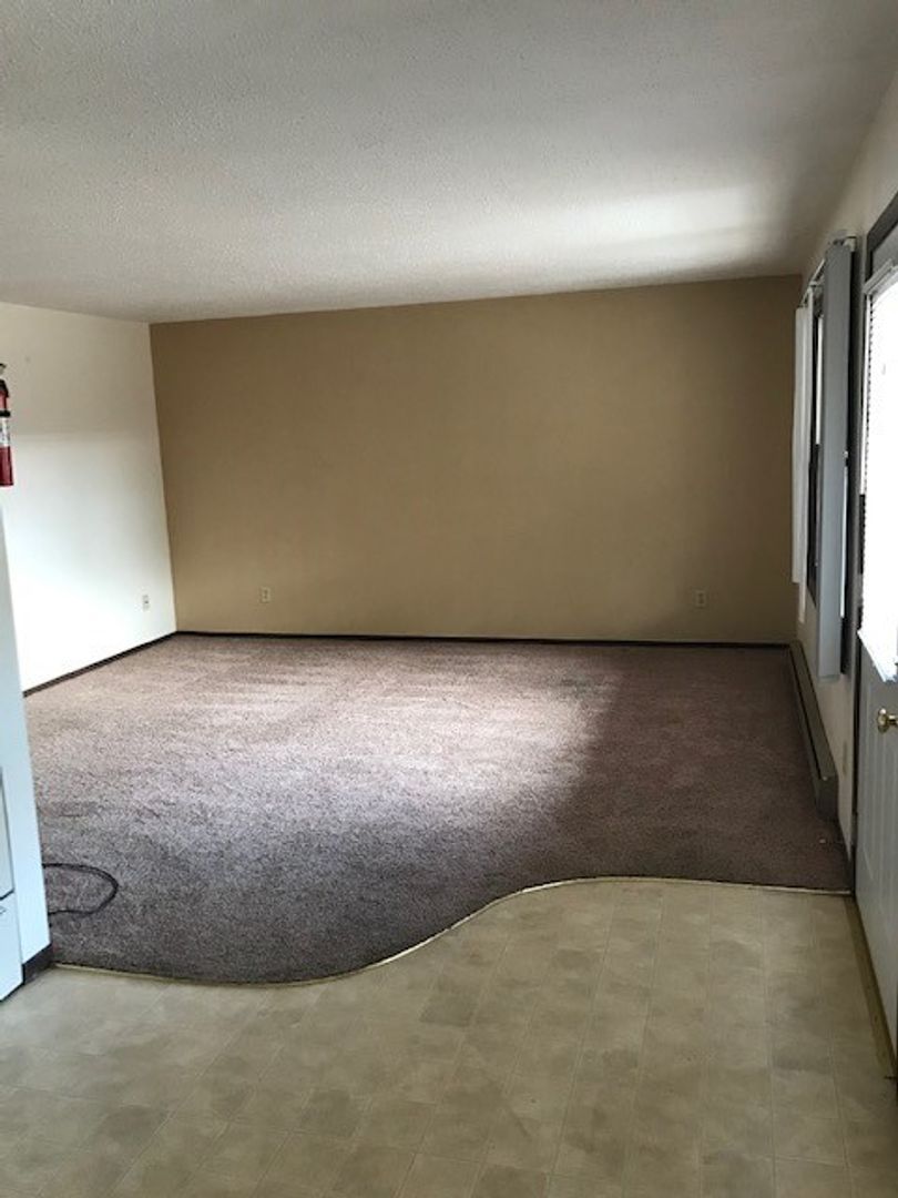 Eau Claire Apartment: 3215 Seymour Rd