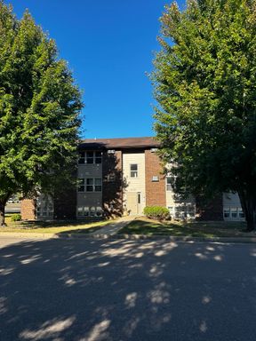 Spacious 2BR Apartment in Altoona