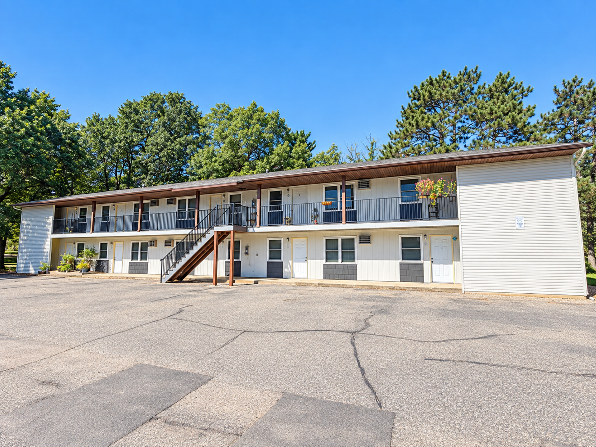 Eau Claire Apartment: 3104 Blakeley Avenue