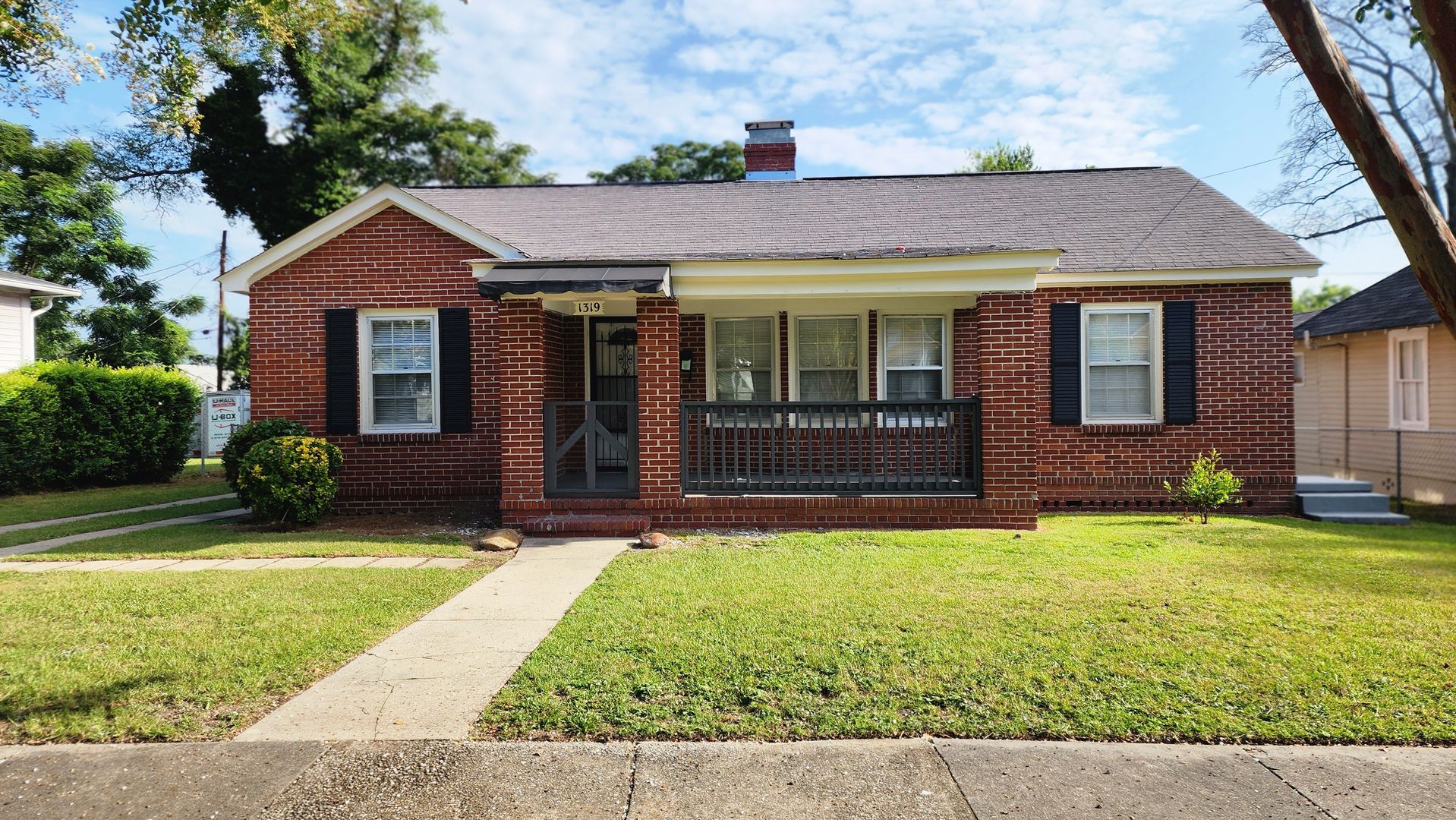 Columbus House: 1319 15th St