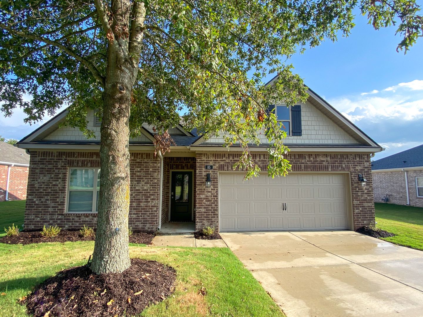 Somerville House: 85 Meadowland Lane