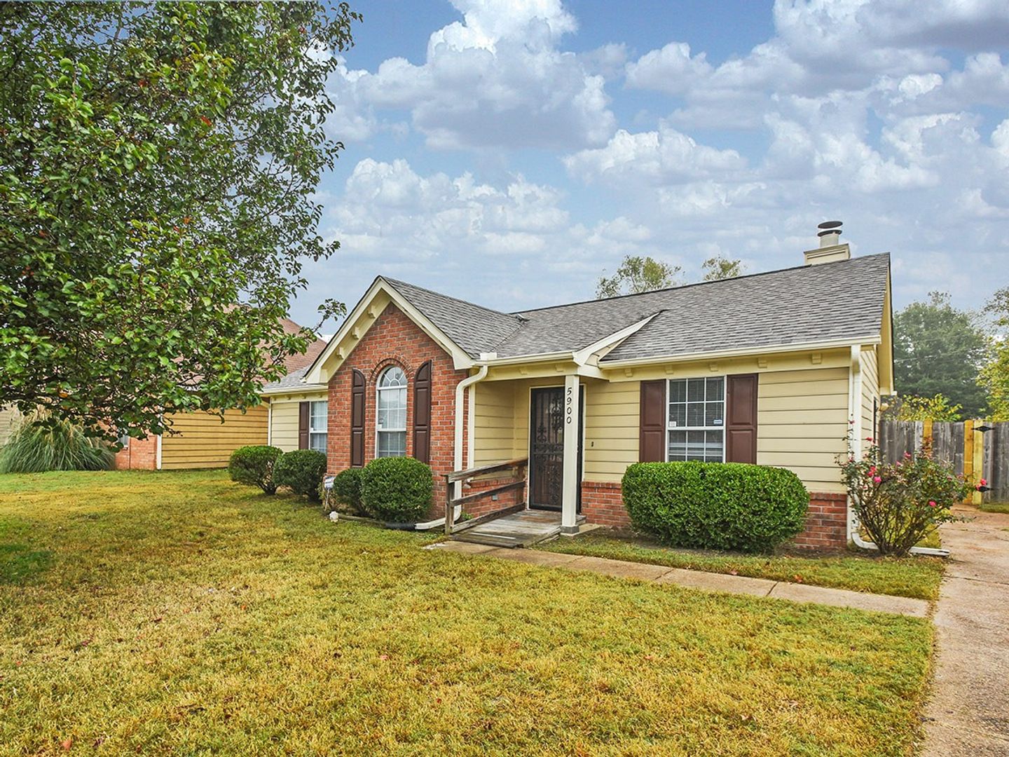 Millington House: 5900 Chadwell Road