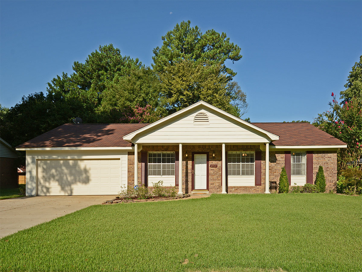 Bartlett House: 2763 Satellite St