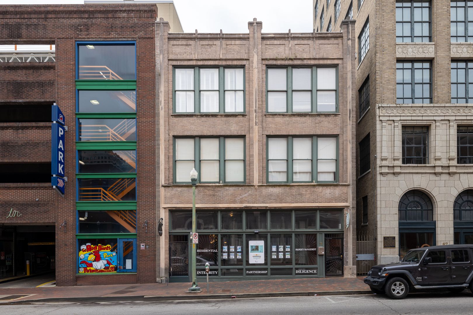 Memphis House: 71 Union Ave