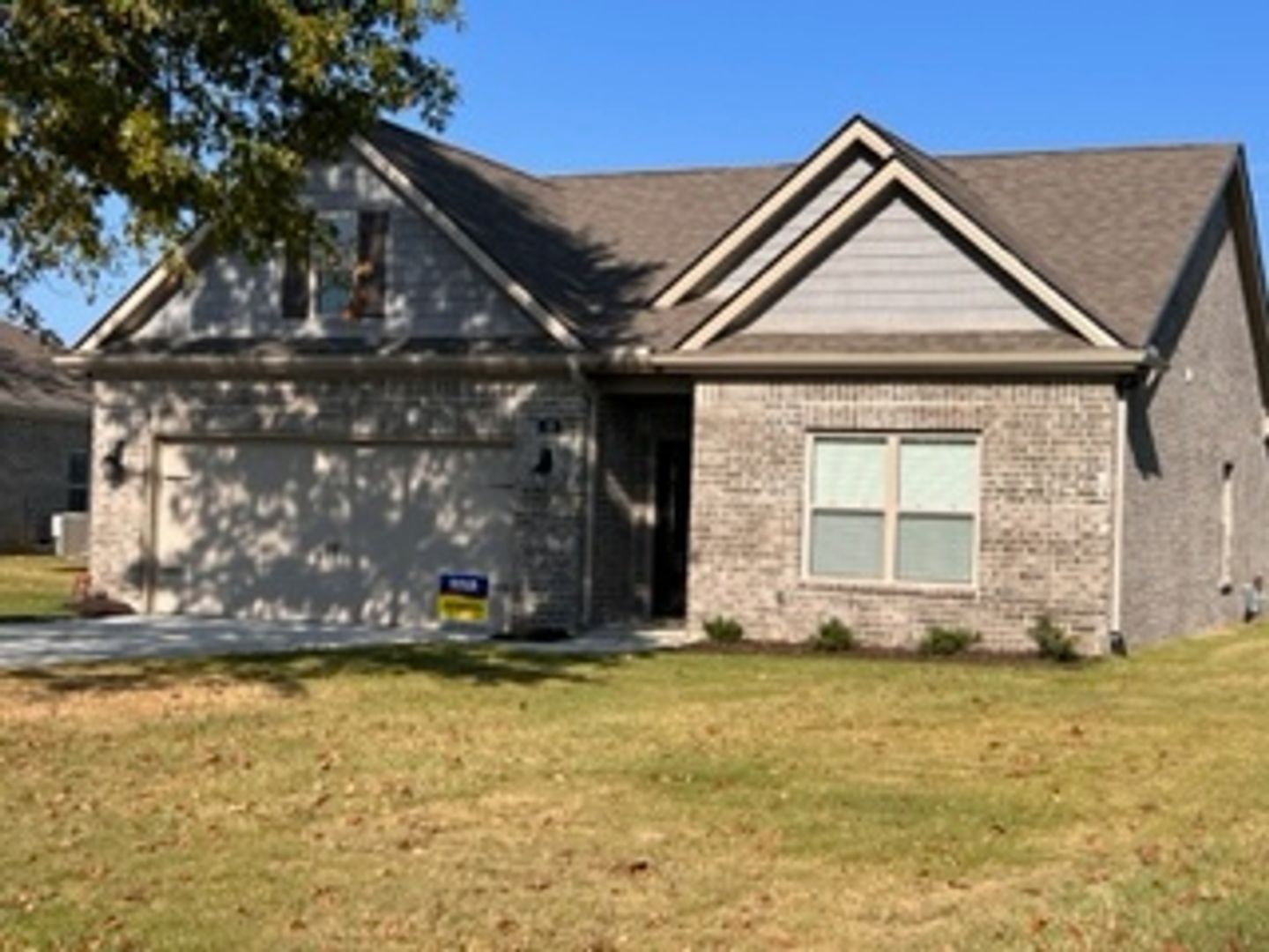 Somerville House: 50 Meadowland Lane