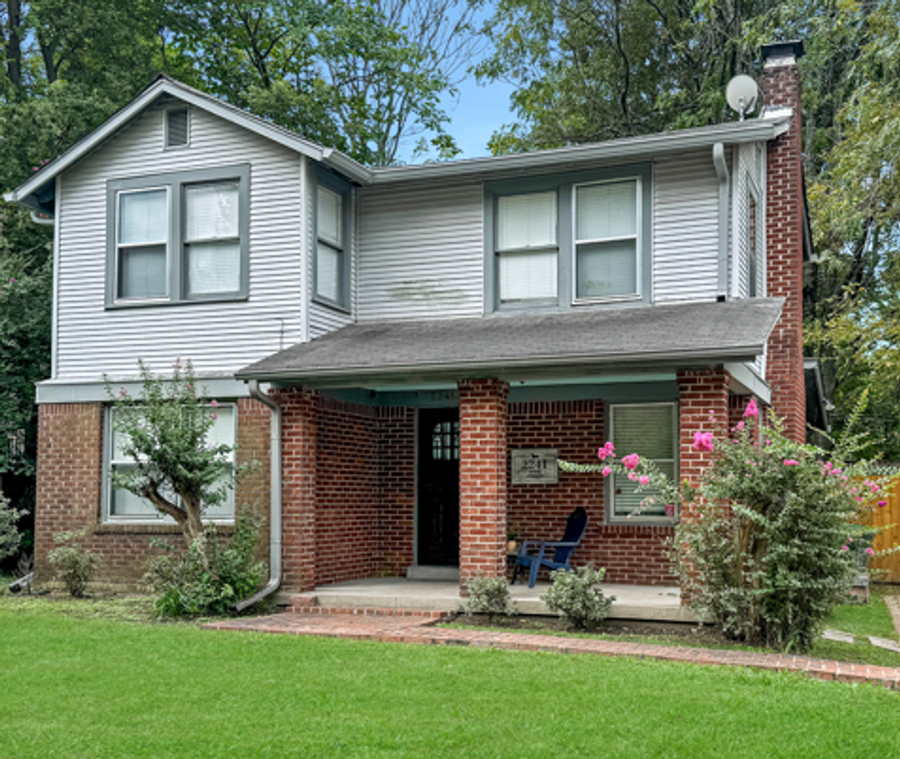 Memphis House: 2241 York Ave