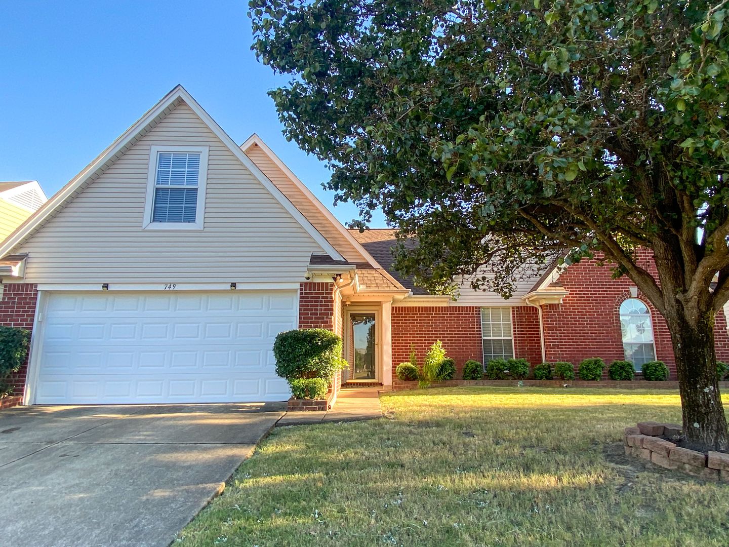 Southaven House: 749 Lakemont Drive
