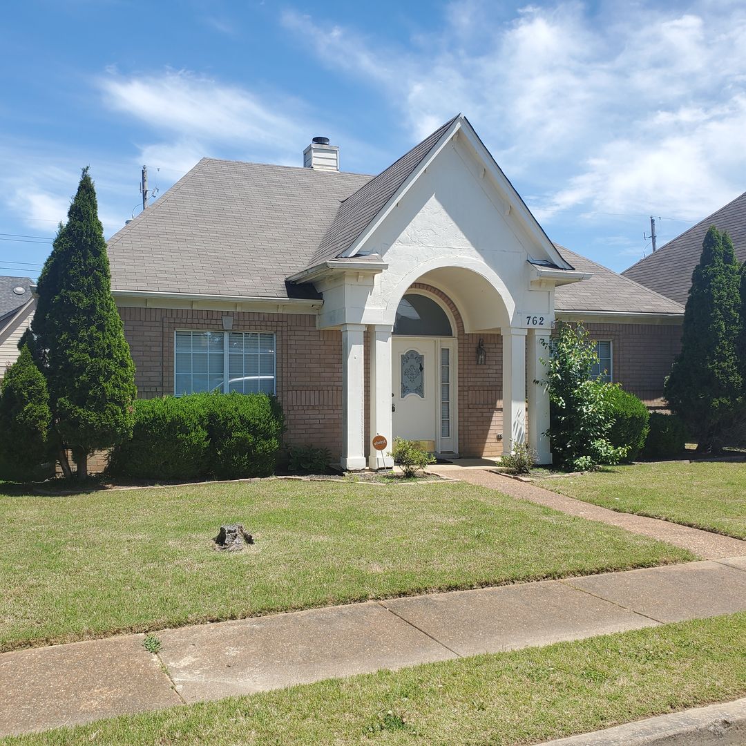 Cordova House: 762 Silver Sands