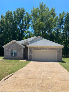 4 bed, 2 bath home built in 2022 in Atoka – photo 1