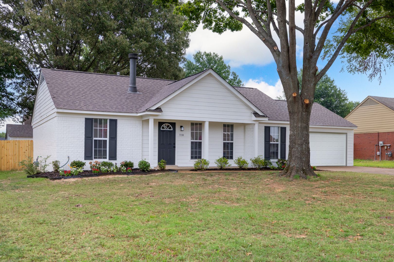 Horn Lake House: 7124 Brandee Dr
