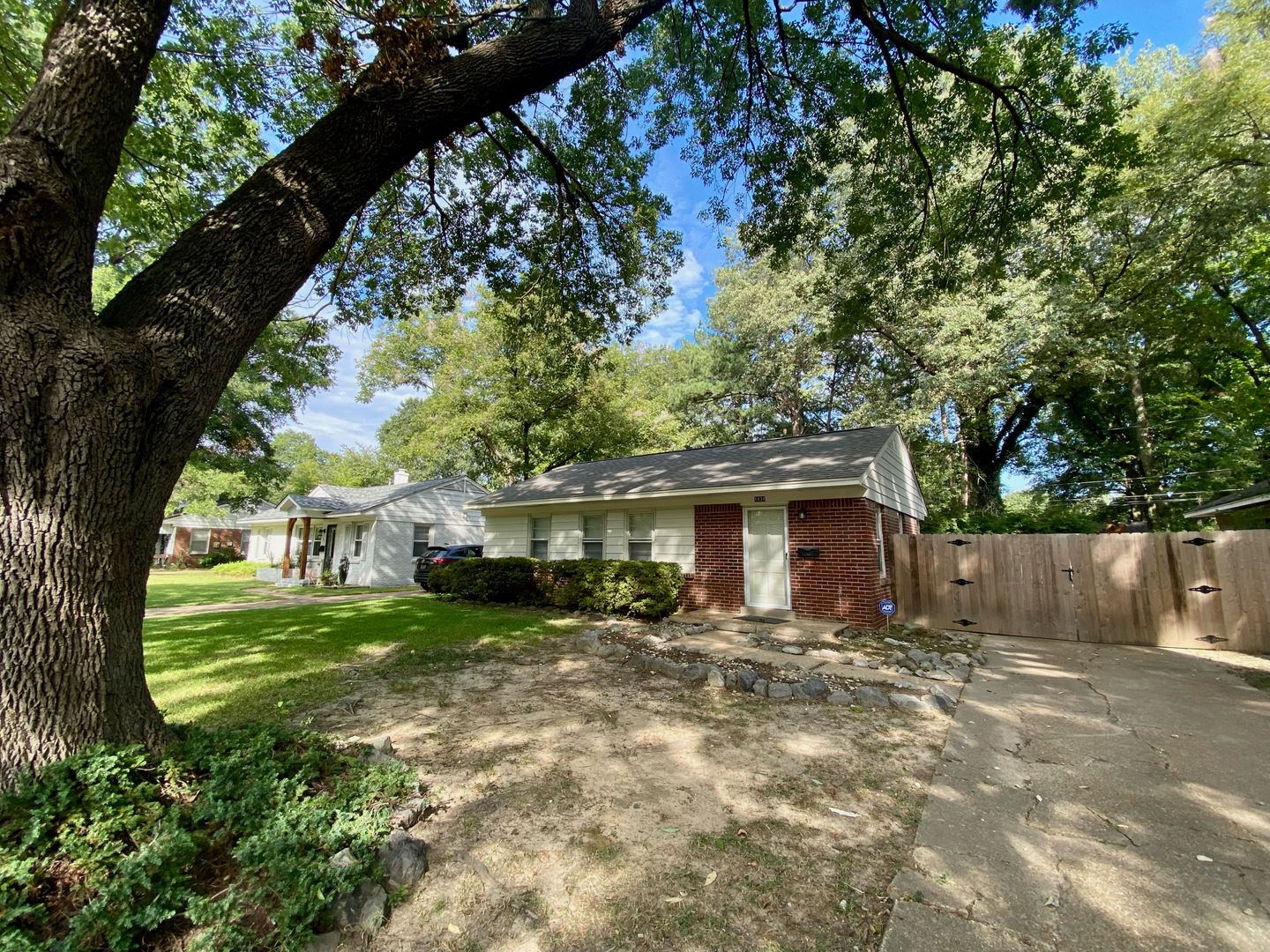 Memphis House: 1434 Marcia Road