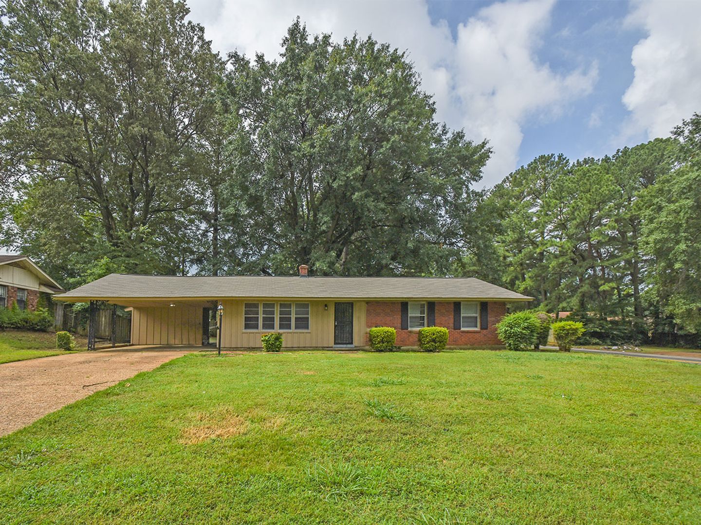 Memphis House: 1485 Carol Drive