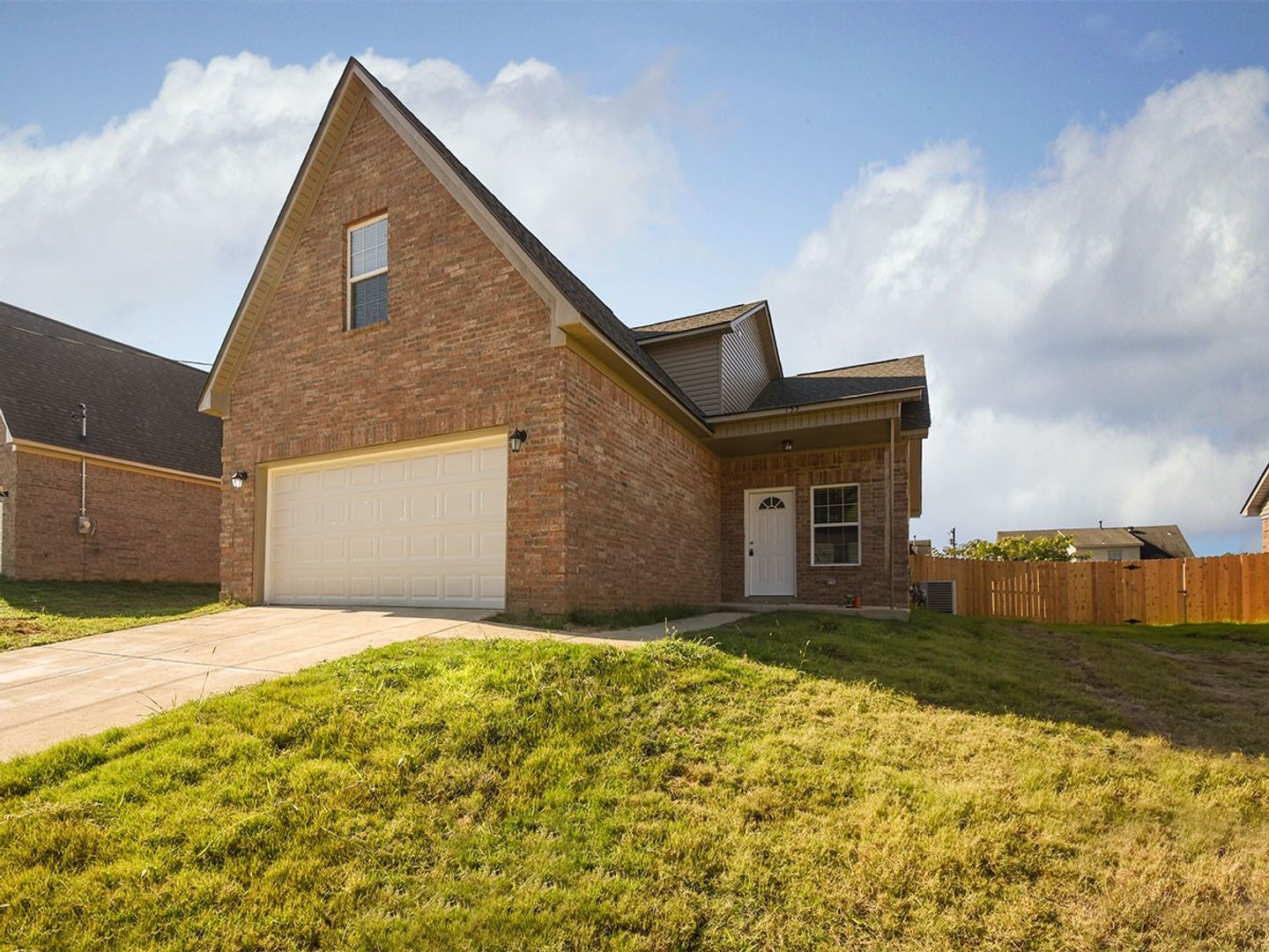 Munford House: 228 Blackhawk Cove