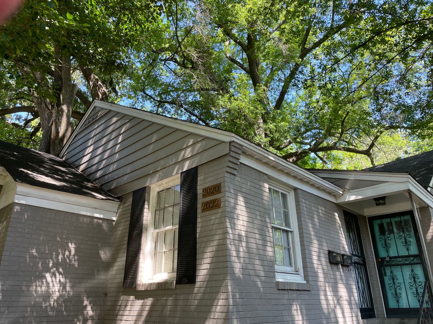 Memphis House: 2020 Courtland Pl
