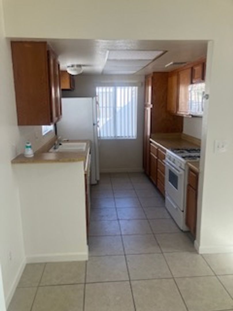 Laughlin Townhome: 2242 High Dunes